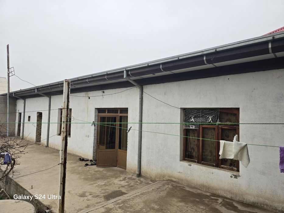 Uy sotiladi, qulay joyda