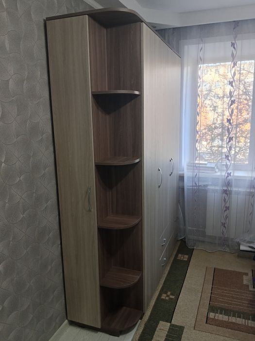 Продам шкаф спальный