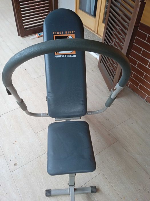 Banca fitness pentru abdomene