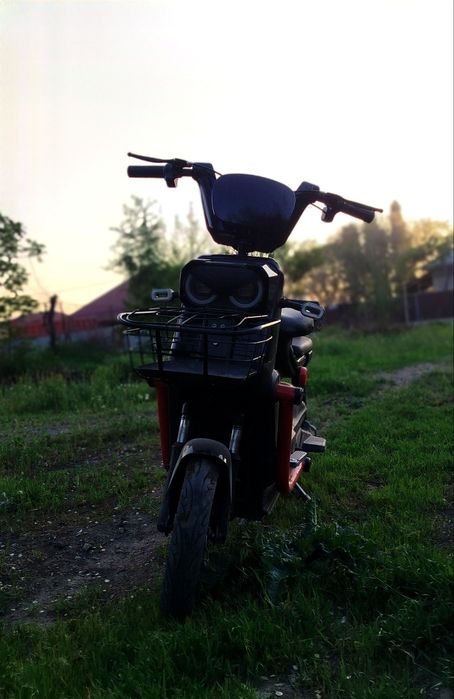 Всего катался год