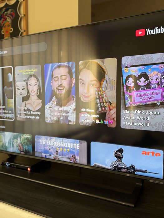 Vand televizor Samsung Crystal UHD 108 cm