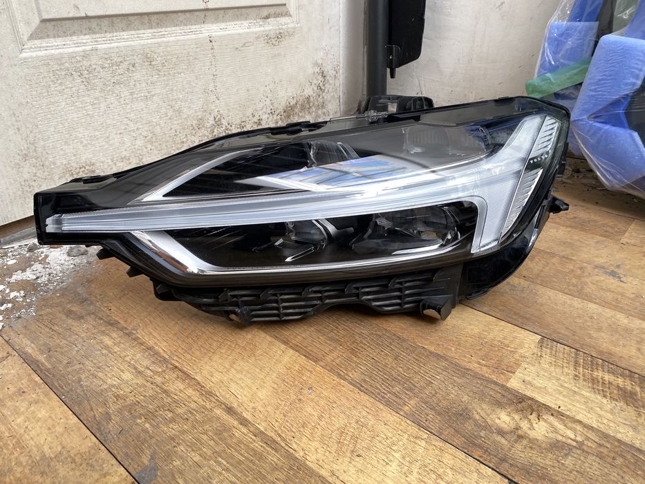 Far Volvo XC 60 2 2018 - 2021 far Stanga xc60 xc-60