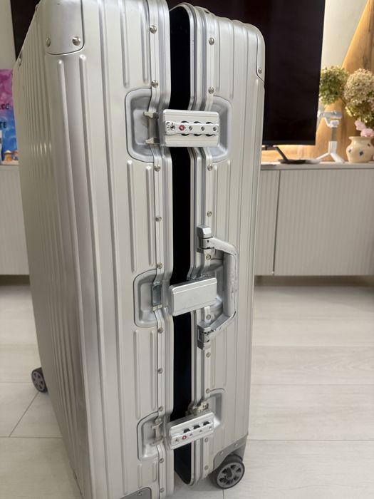 Чемодан алюминиевый