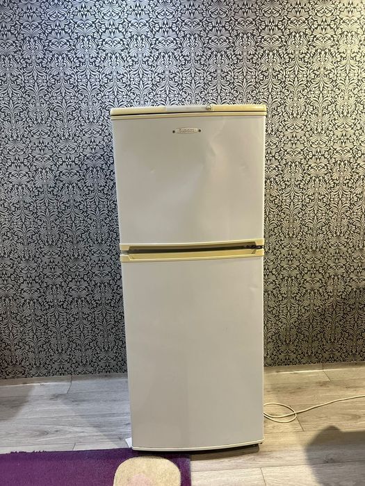Продам холодильник 10000