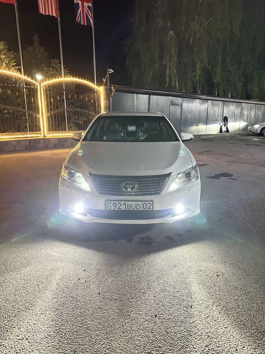 toyota camry 2013 год