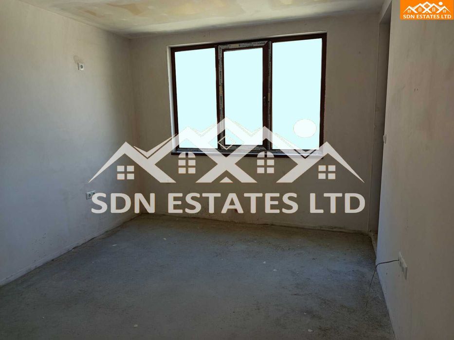 Продава се Тристаен апартамент в Казанлък - 100 кв.м за 1173 €/кв.м - Снимка #3