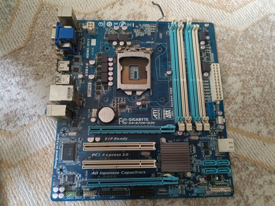 Материнская плата