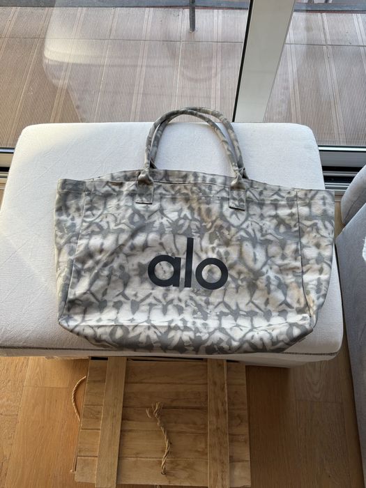 Tote bag на марката ALO