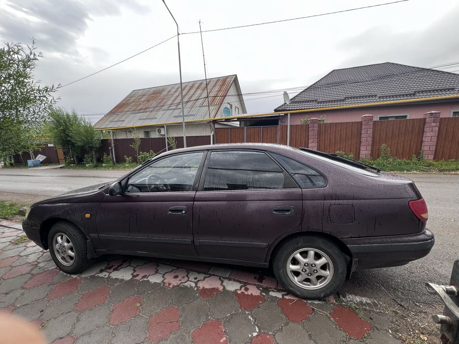 Toyota Carina E 1993 года