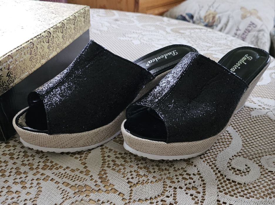 Модно дамско сабо