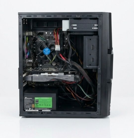 Компютър Intel Pentium G4560 3.5Ghz AMD RX470 8GB VRam / 8 GB Ram
