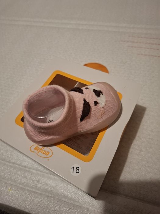 Пантофи, сандали, боти и маратонки