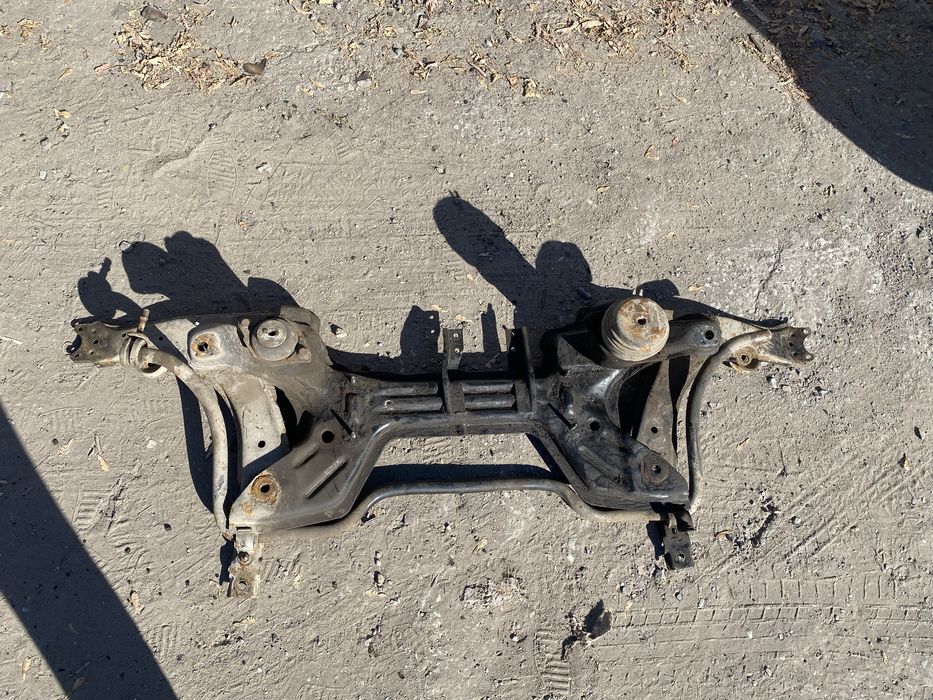 Балка передняя пассат б4, педальный узел, кронштейны коробки ауди 100с