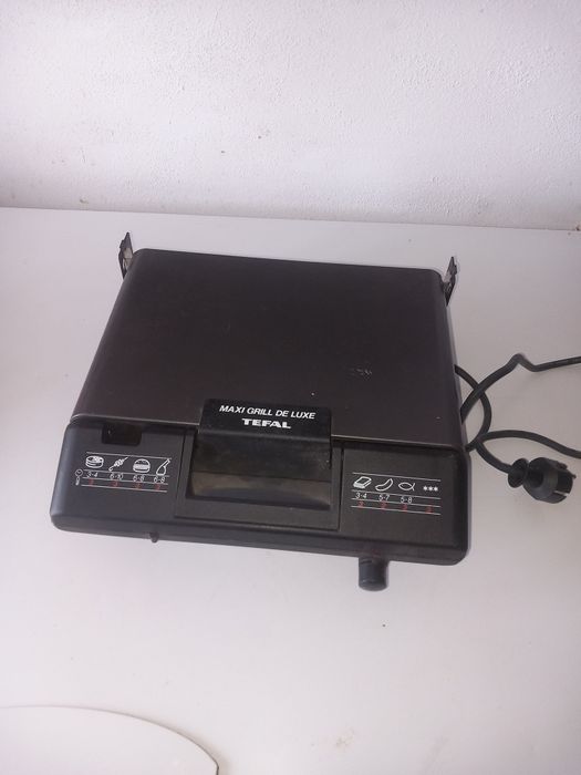 Vând grill electric