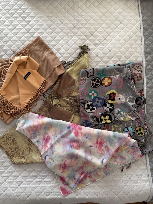 Продам шапки и палантины