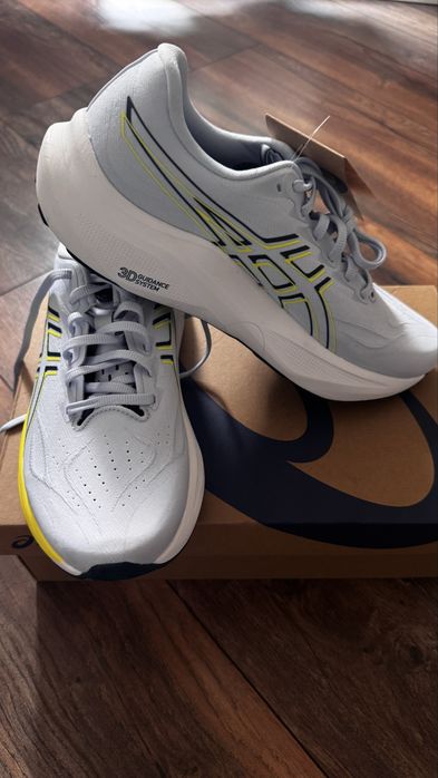 Маратонки ASICS GT-2000 - нови, размер 42