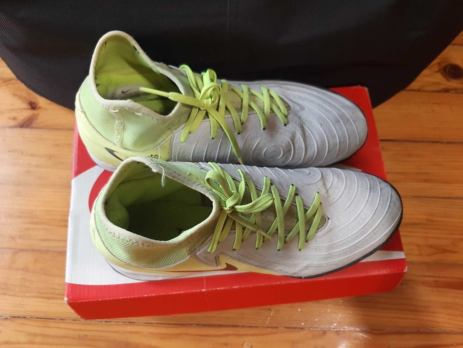 Футболни стоножки Nike Phantom Luna || Academy TF  номер 39