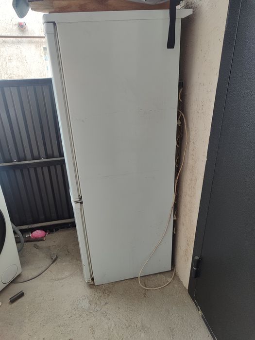 Холодильник бирюса