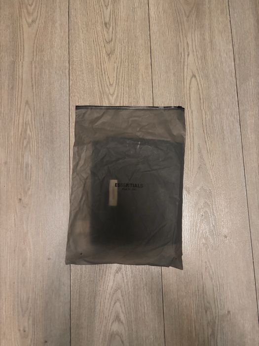 Essentials тениска