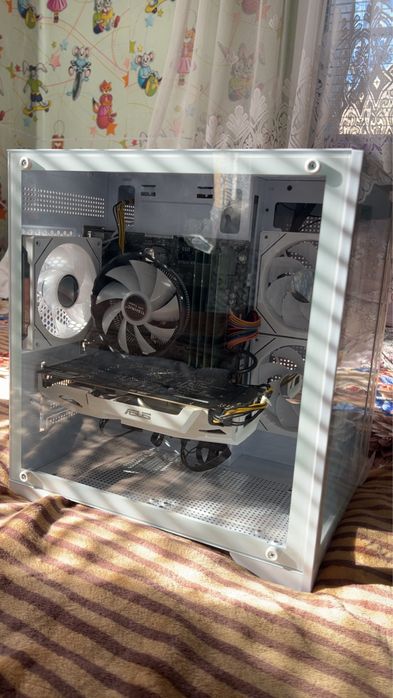 Продавам геймърски компютър в перфектно състояние