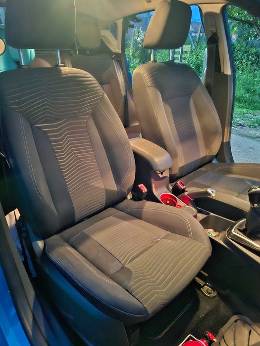 Autoturism ford fiesta 2014