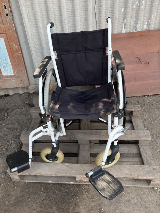 Продам инвалидную коляску