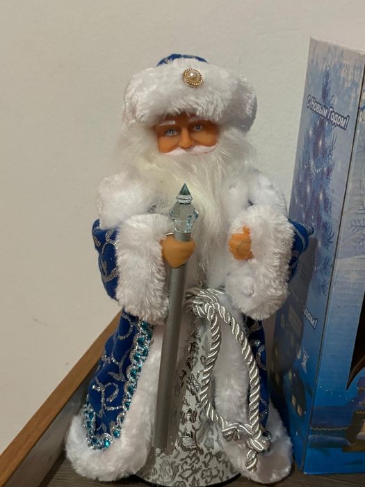 Музыкальный Дед мороз 30см