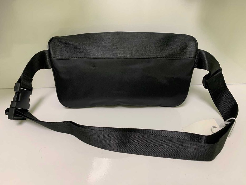 Нова мъжка чанта тип банан DSQUARED D2