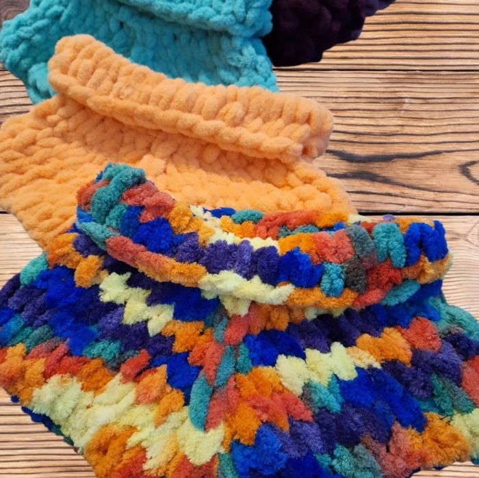 Ръчно плетен шал-яка от прежда Ализе пуфи