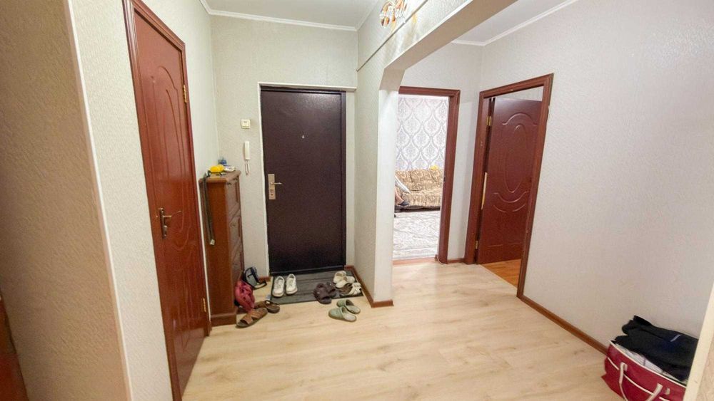 Продам 4 ком жана гарышкер