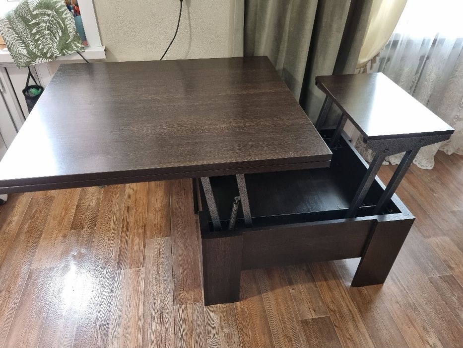 Продаётся стол-трансформер.