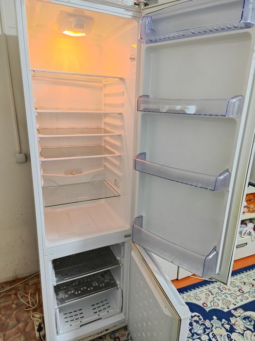 Холодильник рабочий