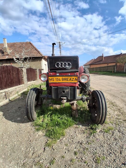 Tractor Universal 445