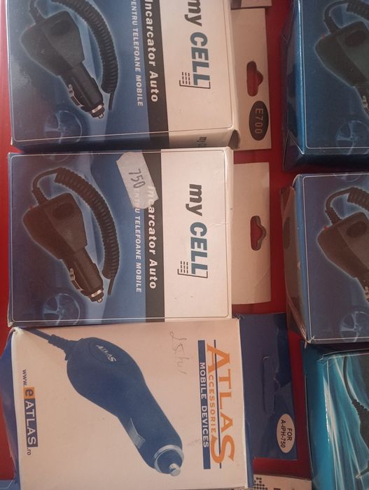 Încărcător rețea Sony Ericsson k750 , iPhone 4 și huse