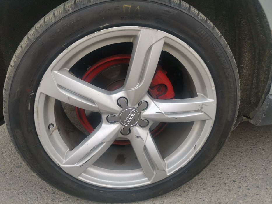 Зимни гуми с джанти 20 цола. Размера е 275/40/20.