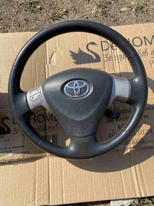 Тойота Аурис На части