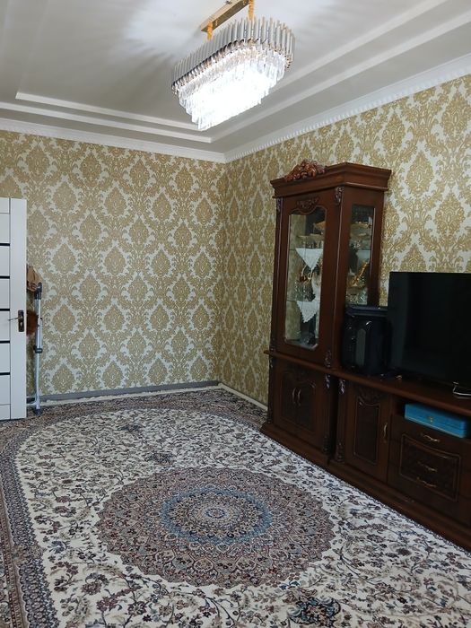 Zakanalda cerry avto salon oldida yangi dom sotiladi