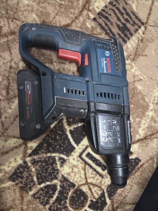 Перфоратор и болгарка Bosch