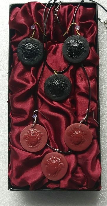 Vând Seturi de bijuterii Unice foarte Rafinate Versace,Dolce Cabana