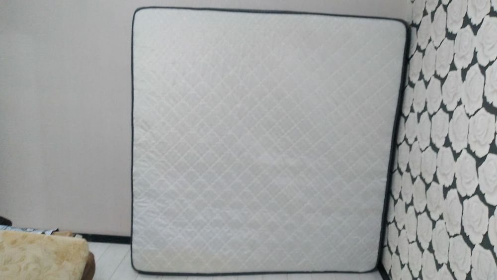 Продам матрас размер 200х200