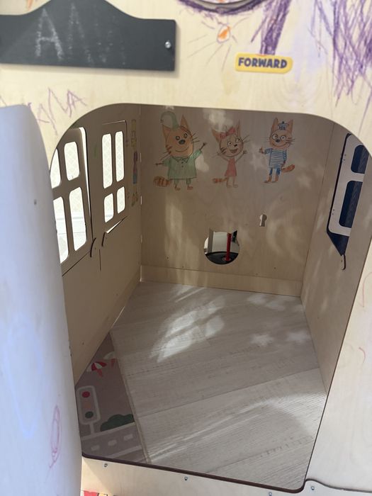 Деревянный десткий домик