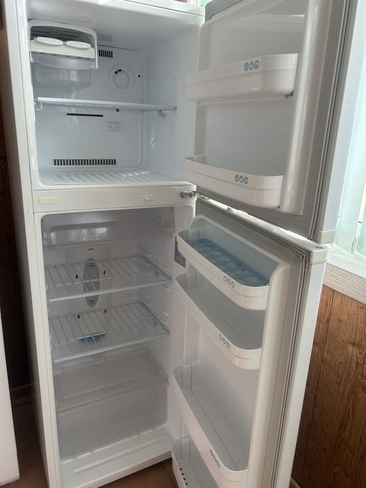 Холодильник LG продам в хорошие руки