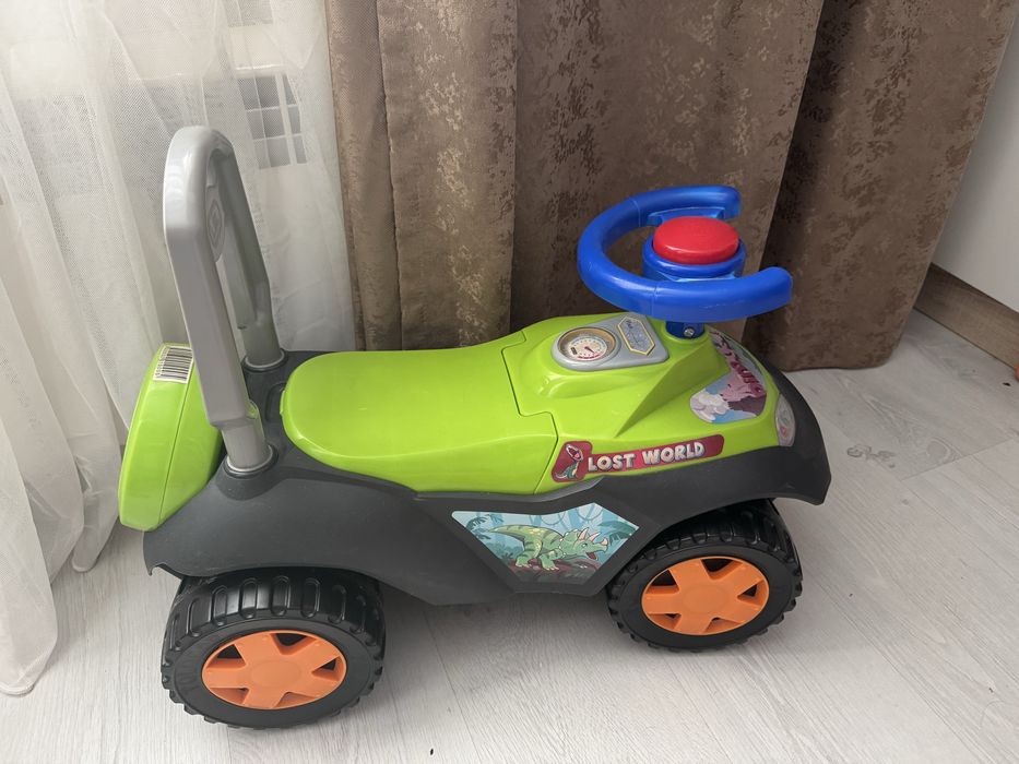 Толокар машинка