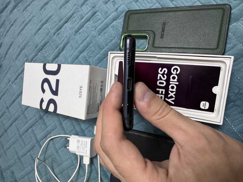 Samsung Galaxy S20 FE , 128 ГБ