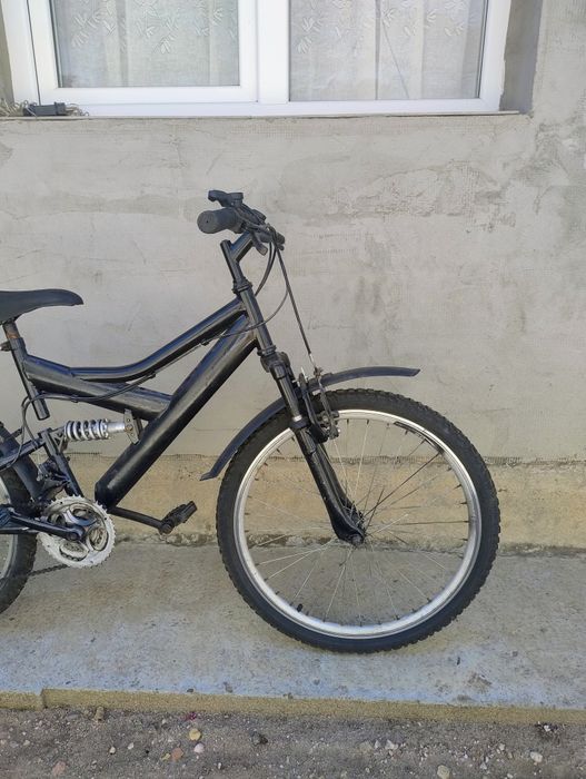 bicicleta neagra