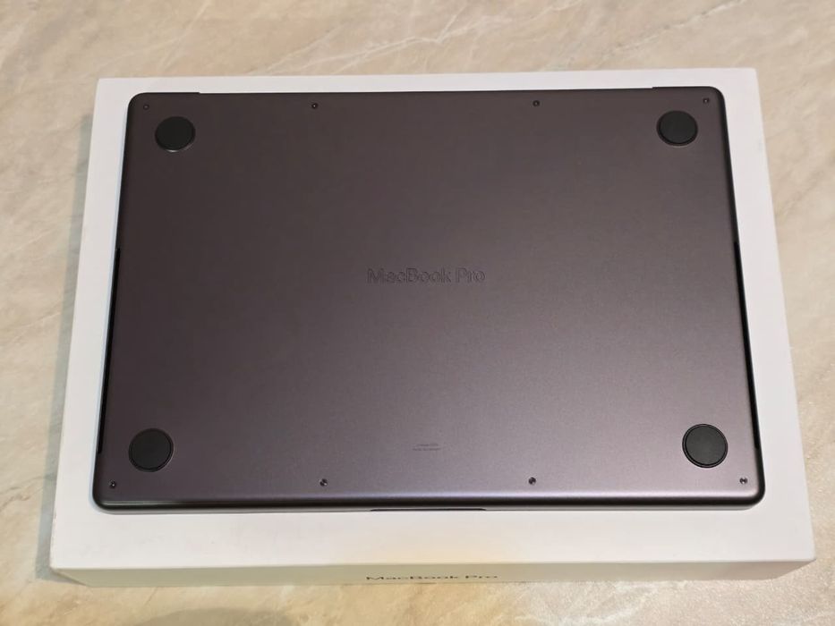 MacBook Pro 14 M5 16/1TB 100%
