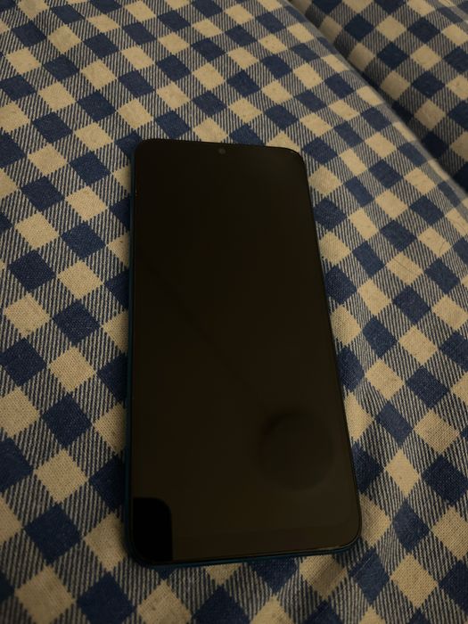 Redmi телефон в хорошем состоянии