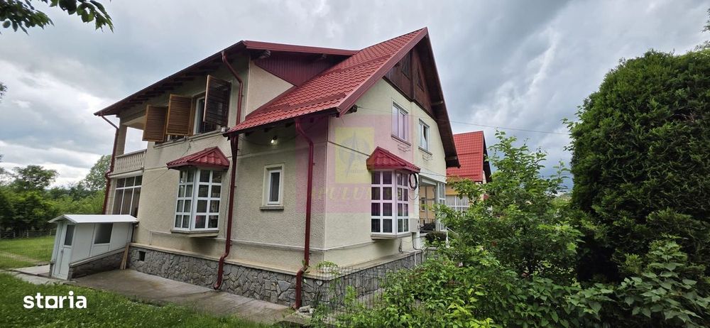Vila de vanzare cu 6 camere si teren de 1000 mp in Cornu, Prahova