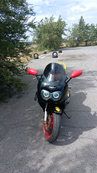 Мотоцикл Suzuki 1999г