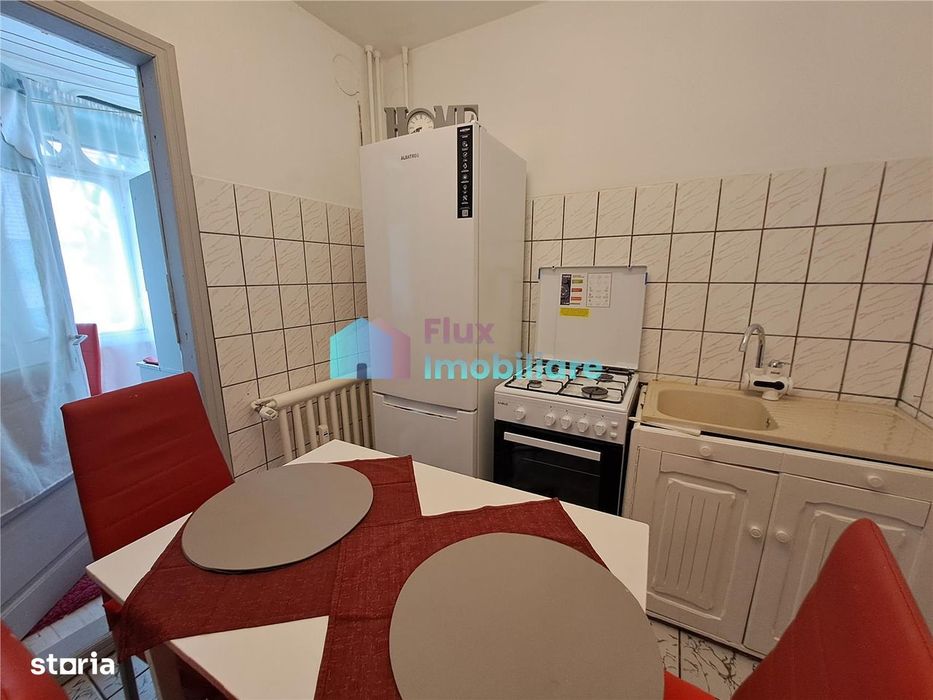 Apartament cu 3 camere etaj 2 Obcini zona Dany Gry